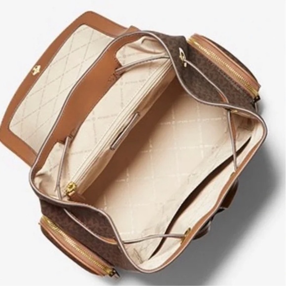 MICHAEL KORS Jet Set Large Logo Backpack cargo chain signature